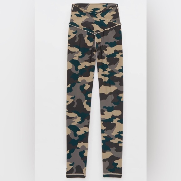 OFFLINE By Aerie Real Me High Waisted Deep Forest Green multi Crossover leggings - Picture 3 of 7